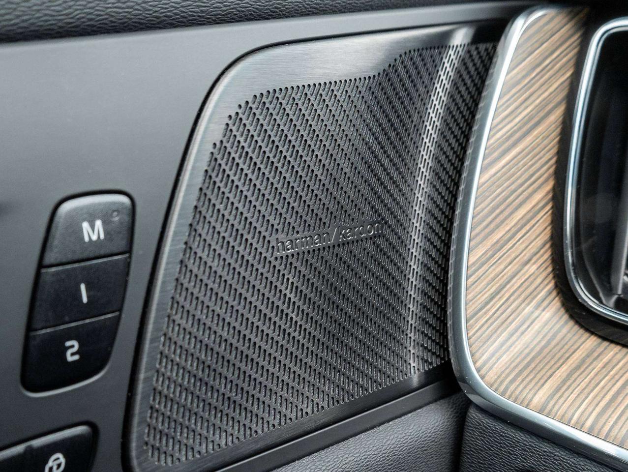 2023 Volvo XC60 ULTIMATE^Off Lease^Harman Kardon^Volvo CPO Photo