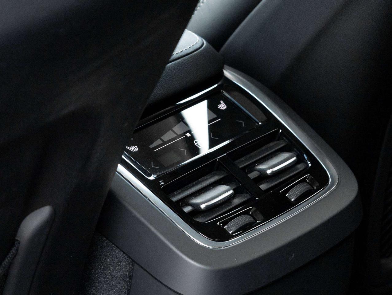 2023 Volvo XC60 ULTIMATE^Off Lease^Harman Kardon^Volvo CPO Photo