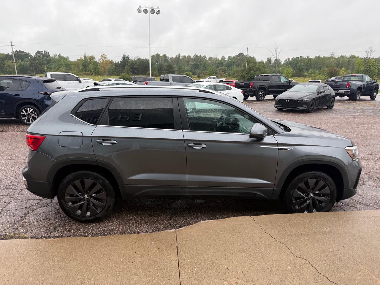 2024 Volkswagen Taos Comfortline 4dr Front-Wheel Drive Photo