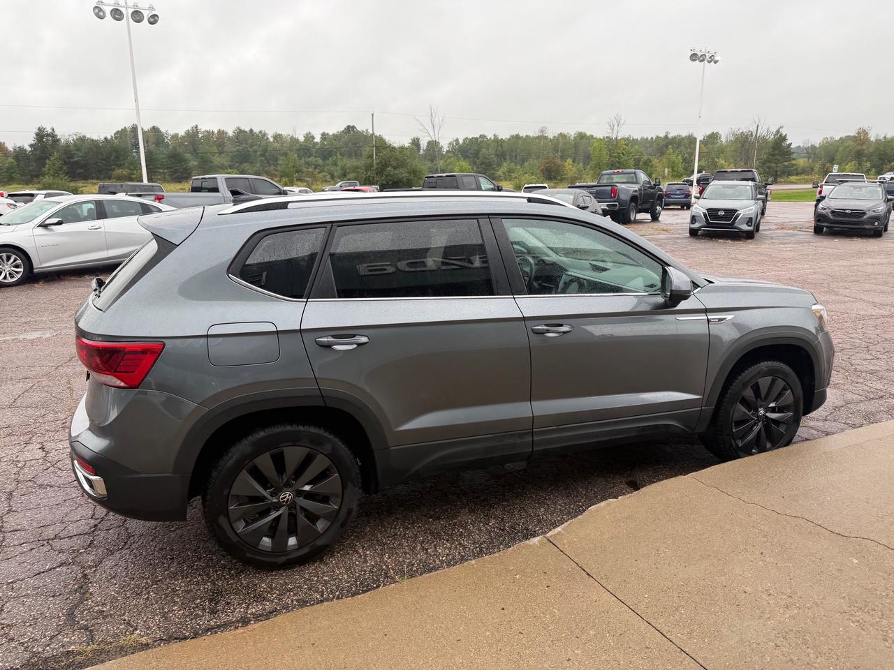 2024 Volkswagen Taos Comfortline 4dr Front-Wheel Drive Photo