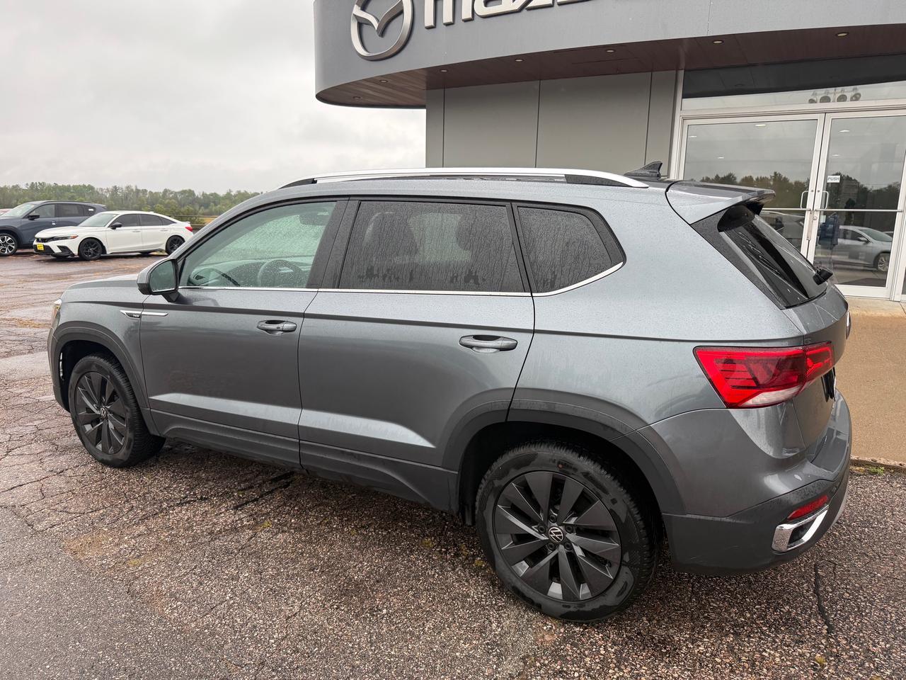 2024 Volkswagen Taos Comfortline 4dr Front-Wheel Drive Photo