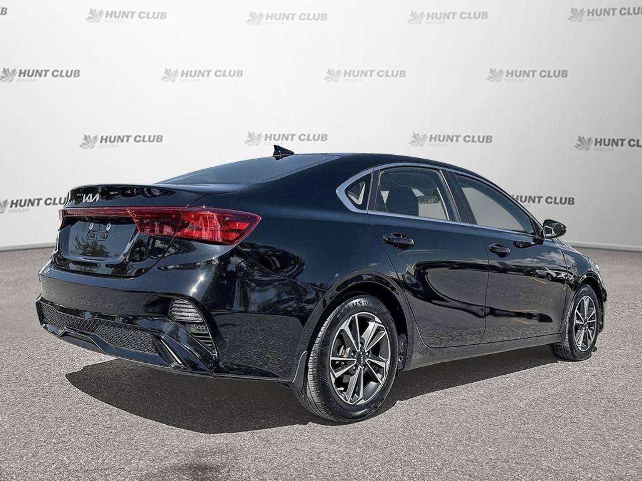 2023 Kia Forte GT-Line Photo