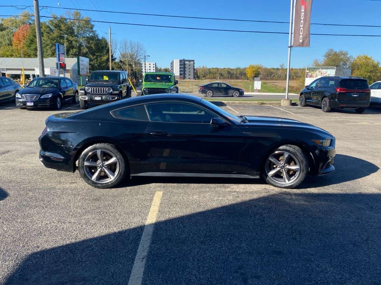 2017 Ford Mustang 2DR FASTBACK V6 Photo
