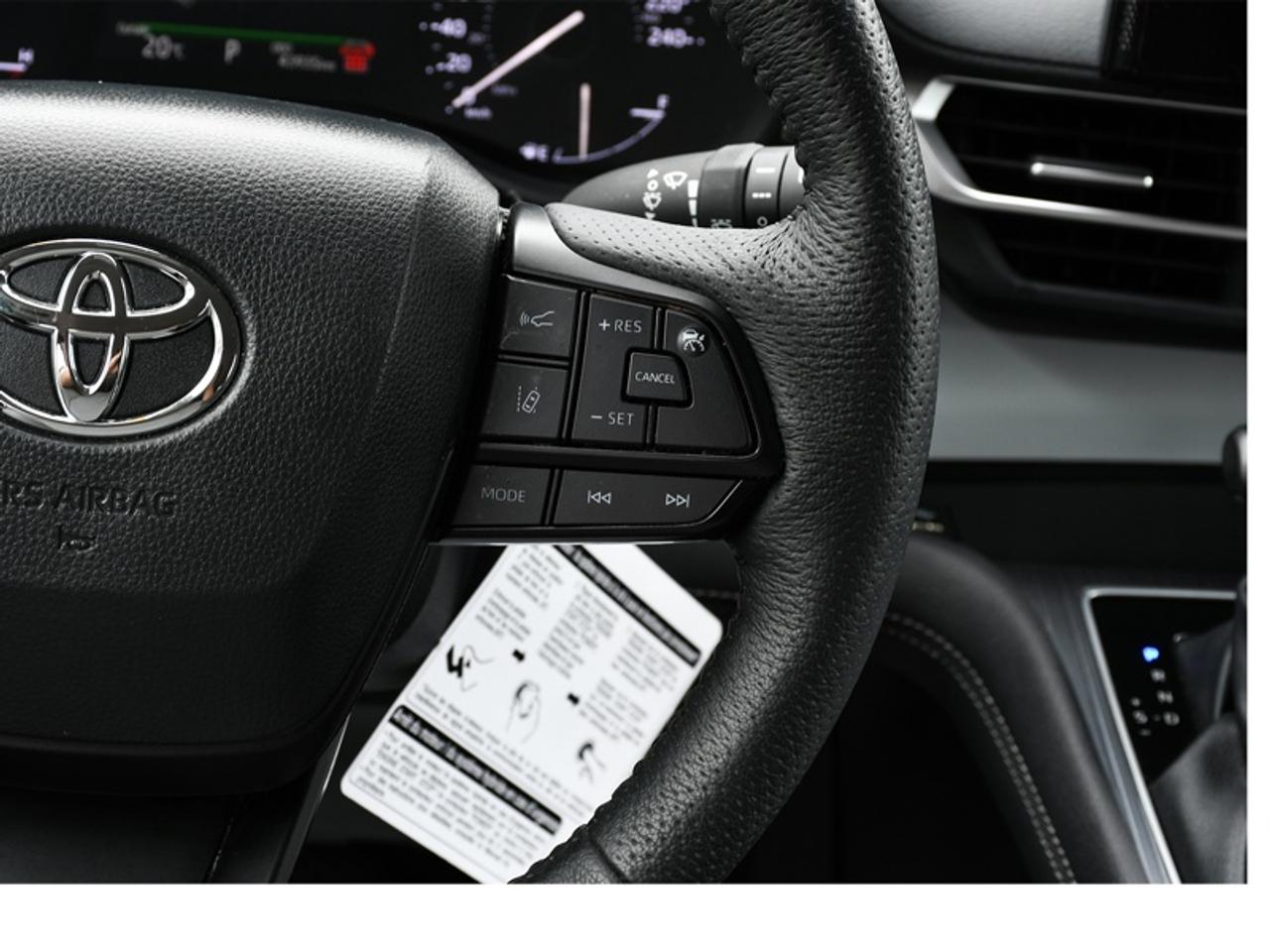 2025 Toyota Sienna LE 8-Passenger   Adaptive Cruise   Rear Cam   CarPlay   Android Auto Photo