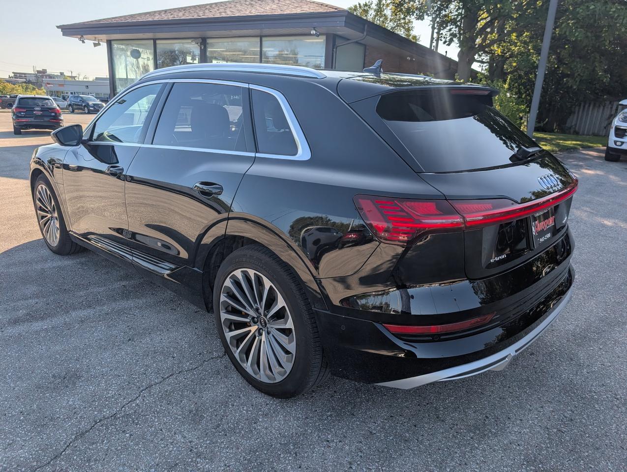 2022 Audi E-Tron 55 Technik 4dr All-Wheel Drive quattro Sport Utility Photo2
