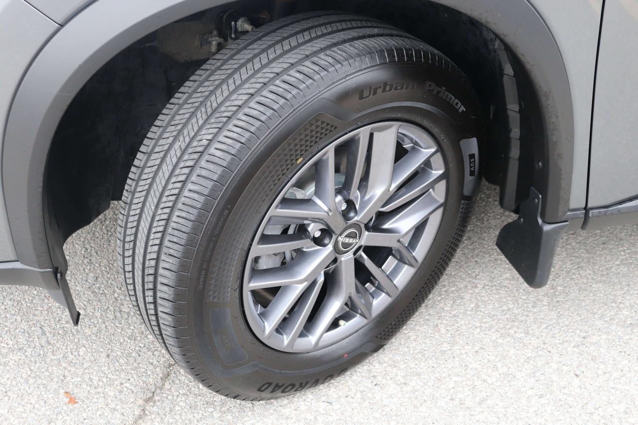 2024 Nissan Rogue S AWD NEW BRAKES BLIND SPOT CARPLAY HEATED SEATS Photo