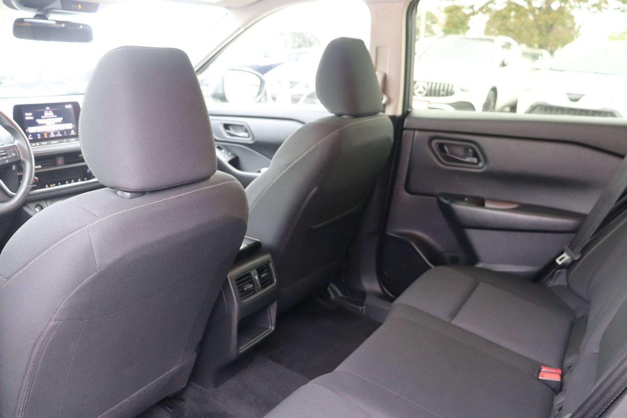 2024 Nissan Rogue S AWD NEW BRAKES BLIND SPOT CARPLAY HEATED SEATS Photo