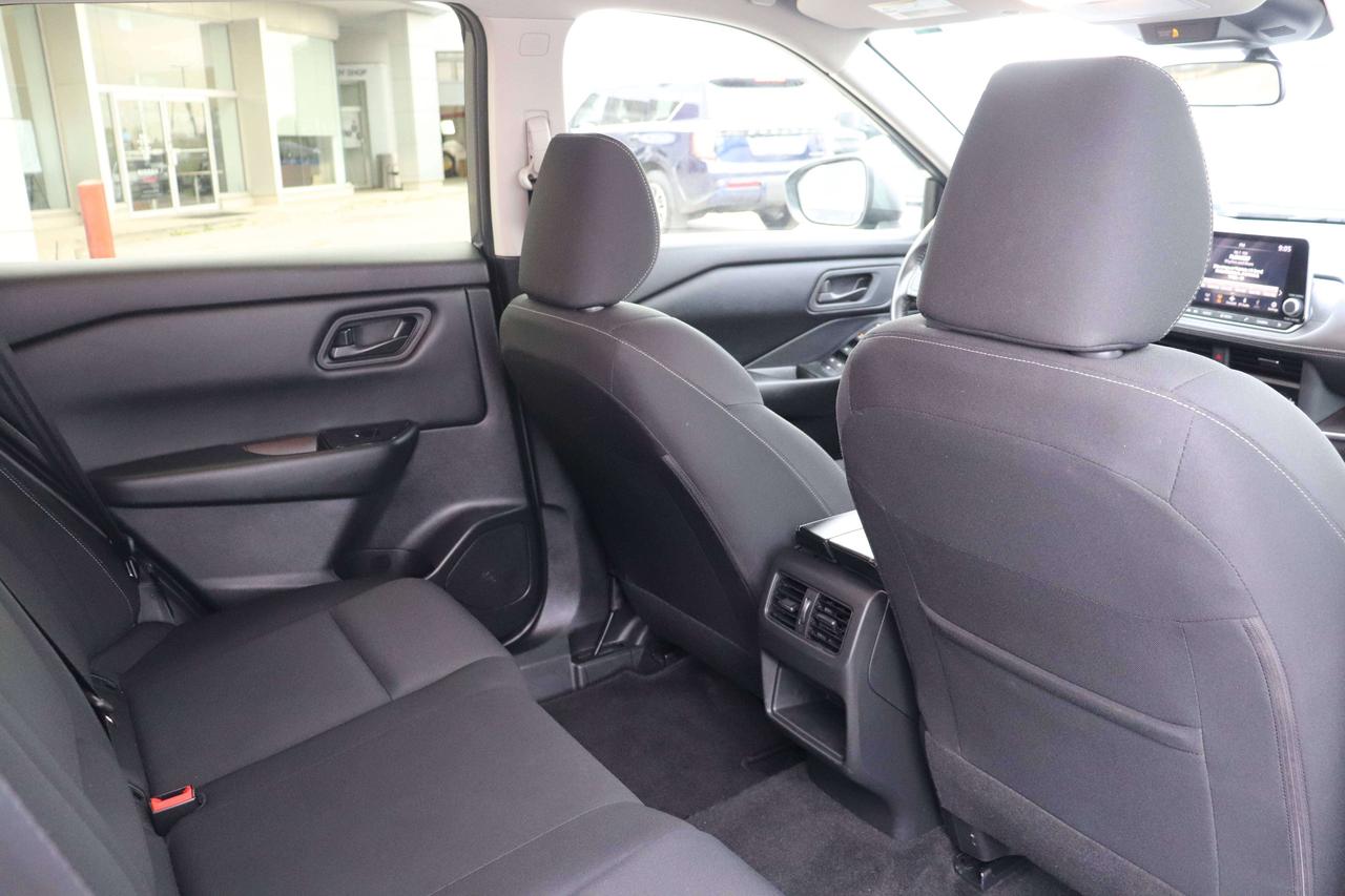 2024 Nissan Rogue S AWD NEW BRAKES BLIND SPOT CARPLAY HEATED SEATS Photo