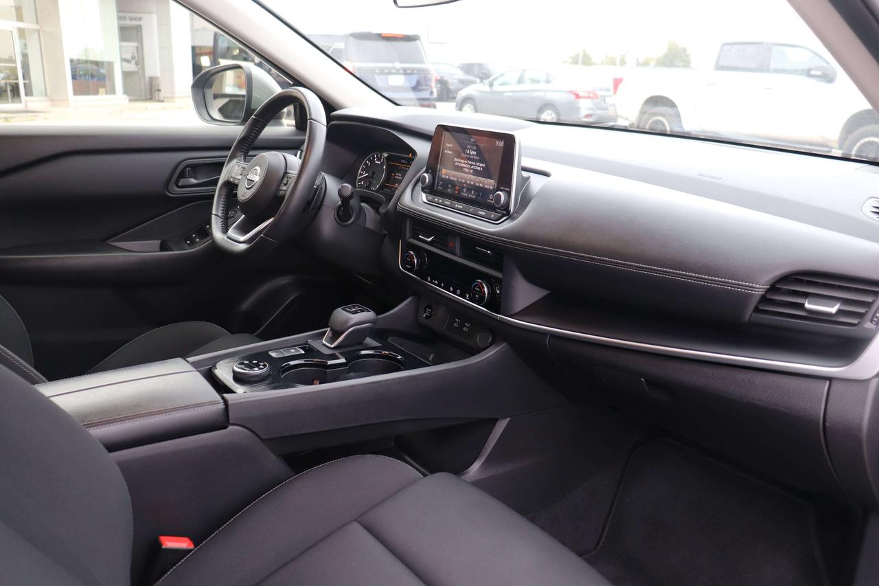 2024 Nissan Rogue S AWD NEW BRAKES BLIND SPOT CARPLAY HEATED SEATS Photo