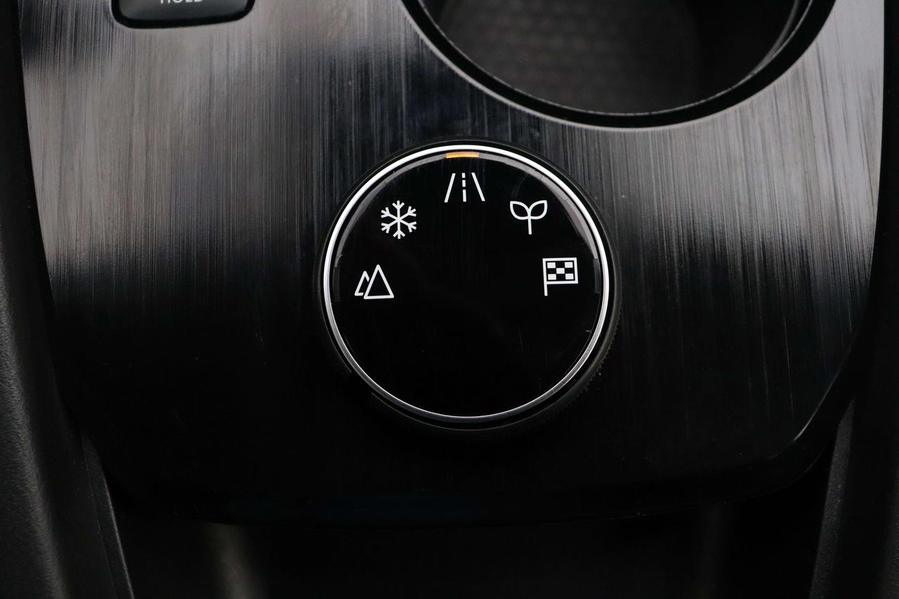 2024 Nissan Rogue S AWD NEW BRAKES BLIND SPOT CARPLAY HEATED SEATS Photo
