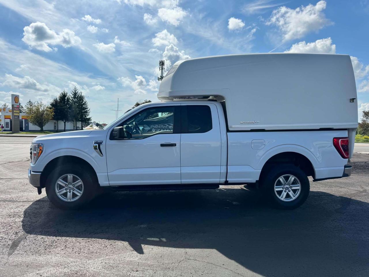 2022 Ford F-150 XL W/ SPACE CAP 4x4 Certified Photo5