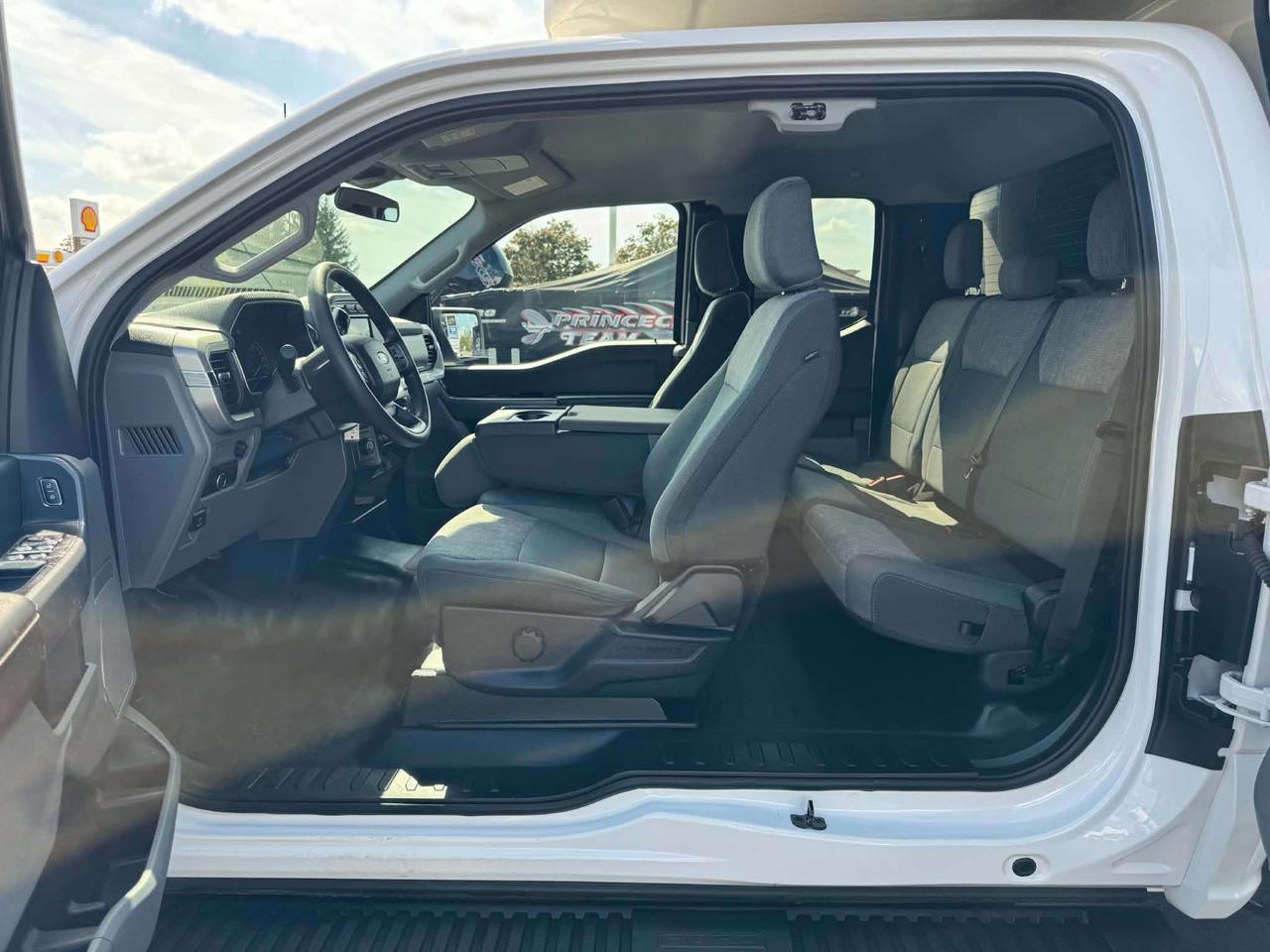 2022 Ford F-150 XL W/ SPACE CAP 4x4 Certified Photo