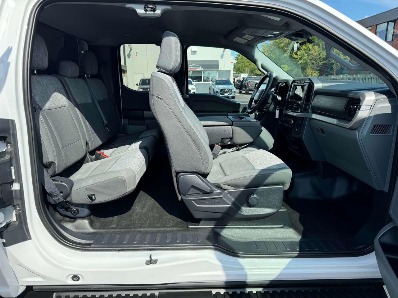 2022 Ford F-150 XL W/ SPACE CAP 4x4 Certified Photo