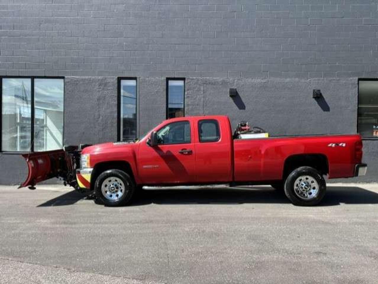 2012 Chevrolet Silverado 3500 4X4 **WESTERN SNOW PLOW-ONLY 45,000KM-CERTIFIED** Photo