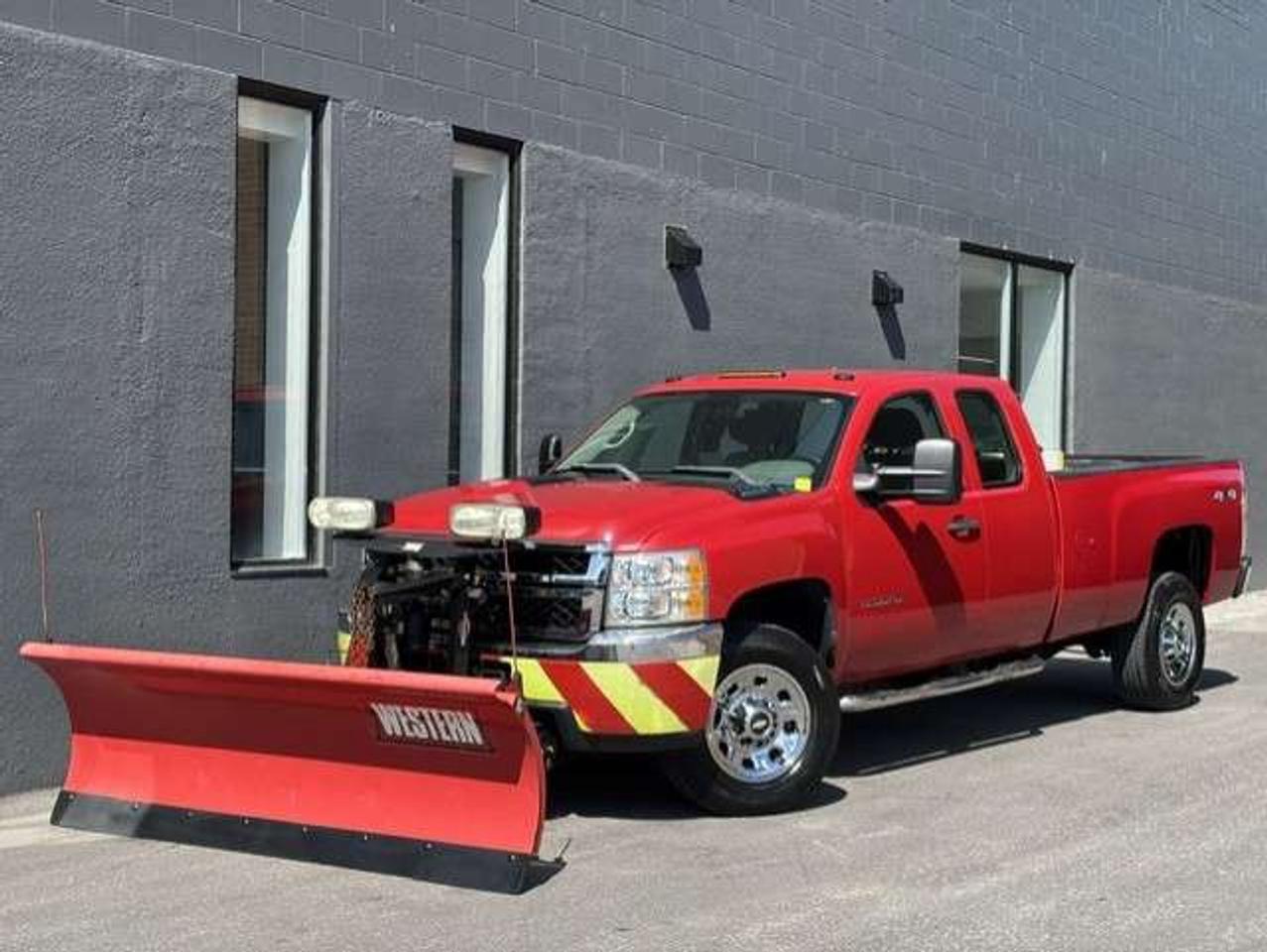 2012 Chevrolet Silverado 3500 4X4 **WESTERN SNOW PLOW-ONLY 45,000KM-CERTIFIED** Photo1
