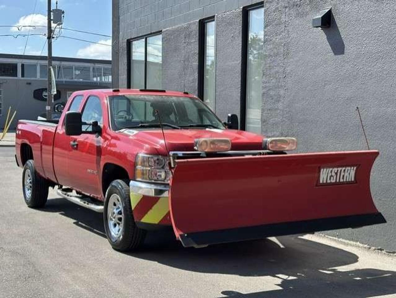 2012 Chevrolet Silverado 3500 4X4 **WESTERN SNOW PLOW-ONLY 45,000KM-CERTIFIED** Photo