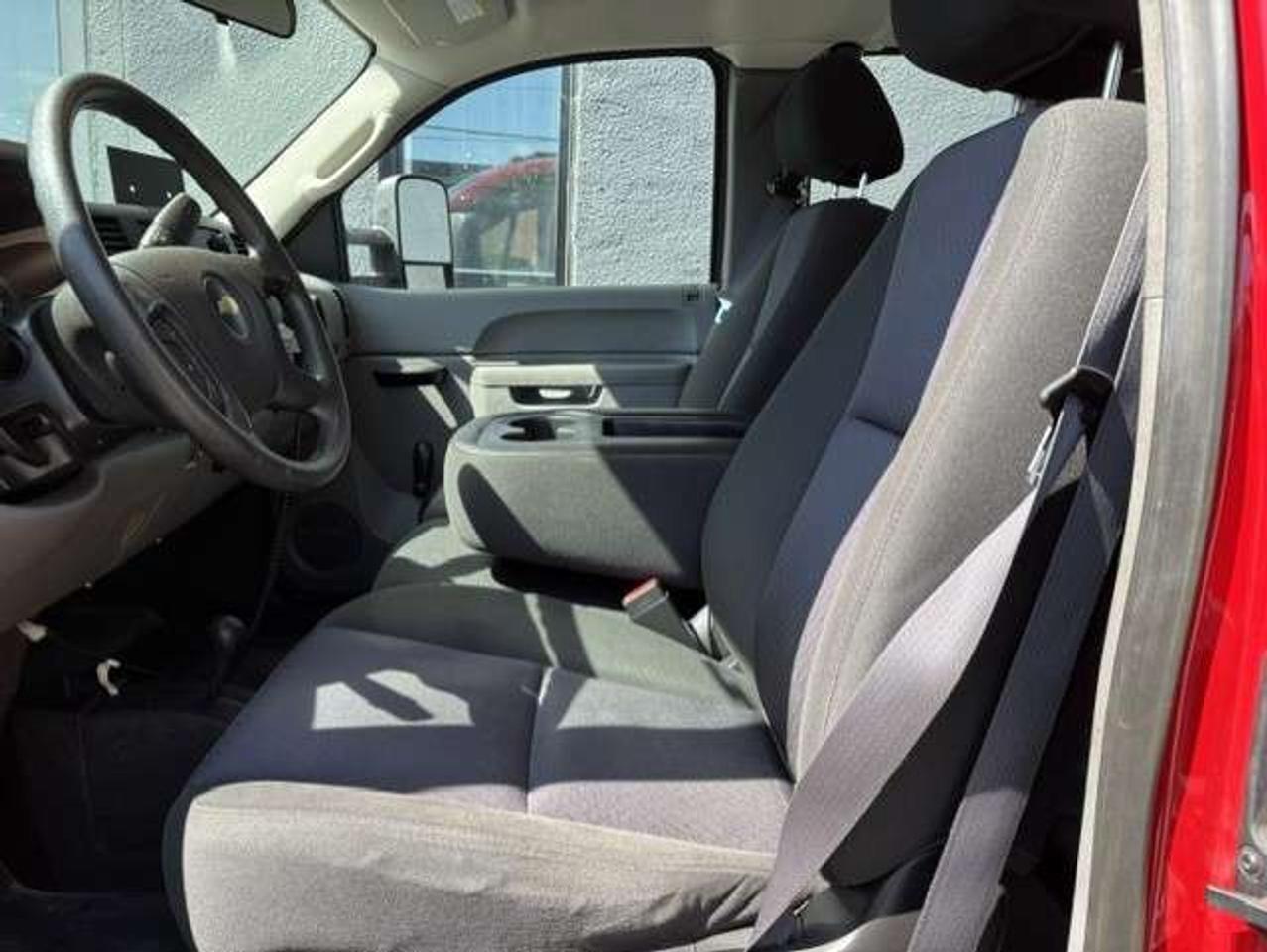 2012 Chevrolet Silverado 3500 4X4 **WESTERN SNOW PLOW-ONLY 45,000KM-CERTIFIED** Photo