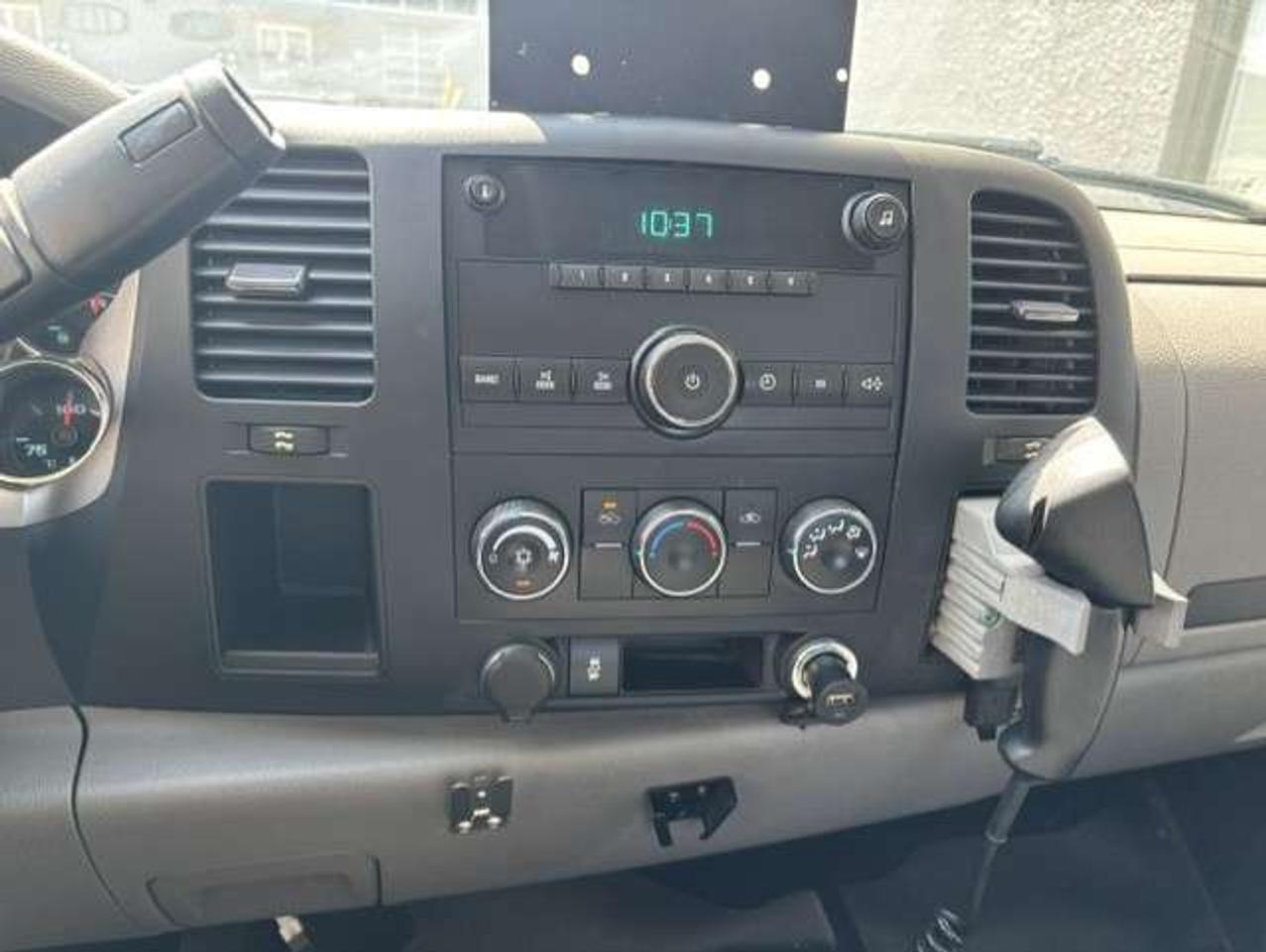 2012 Chevrolet Silverado 3500 4X4 **WESTERN SNOW PLOW-ONLY 45,000KM-CERTIFIED** Photo