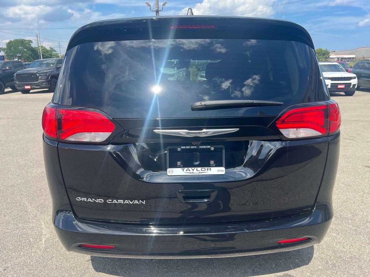 2024 Chrysler Grand Caravan SXT *FULL STOW-N-GO *HEATED SEATS *PWR DOORS/GATE Photo
