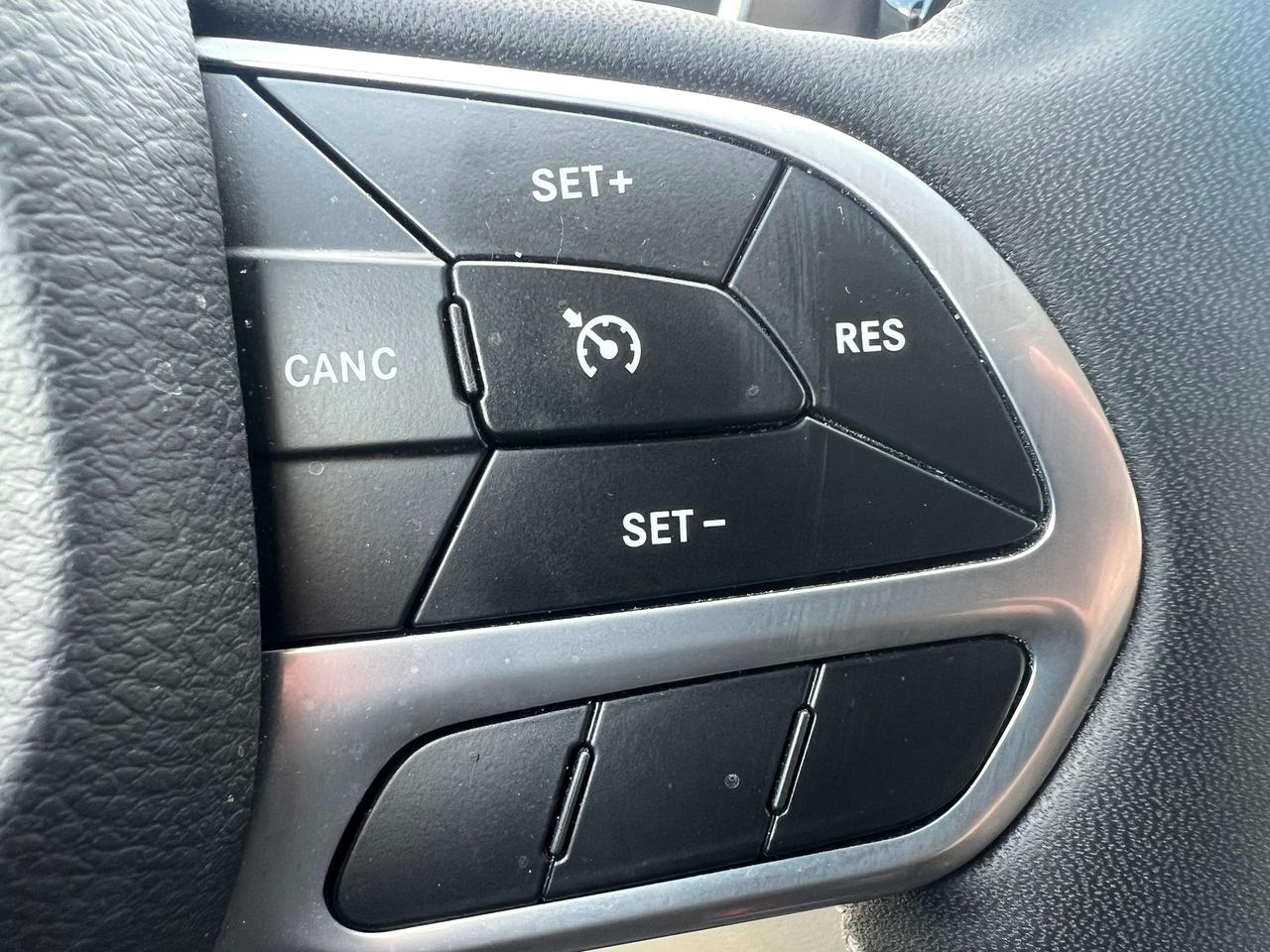 2024 Chrysler Grand Caravan SXT *FULL STOW-N-GO *HEATED SEATS *PWR DOORS/GATE Photo