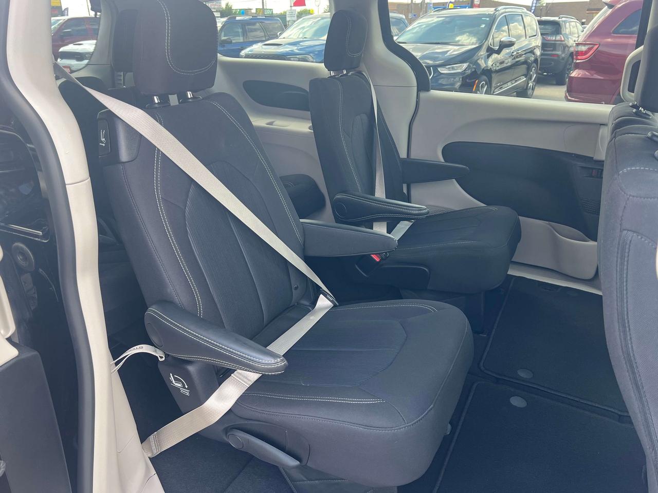2024 Chrysler Grand Caravan SXT *FULL STOW-N-GO *HEATED SEATS *PWR DOORS/GATE Photo