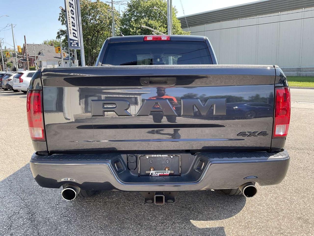 2020 RAM 1500 Express Crew Cab SWB 4WD - HEMI! BACK-UP CAM! REMOTE START! HTD SEATS! Photo