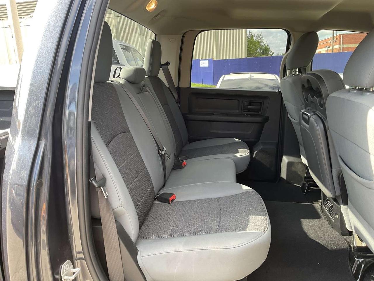 2020 RAM 1500 Express Crew Cab SWB 4WD - HEMI! BACK-UP CAM! REMOTE START! HTD SEATS! Photo