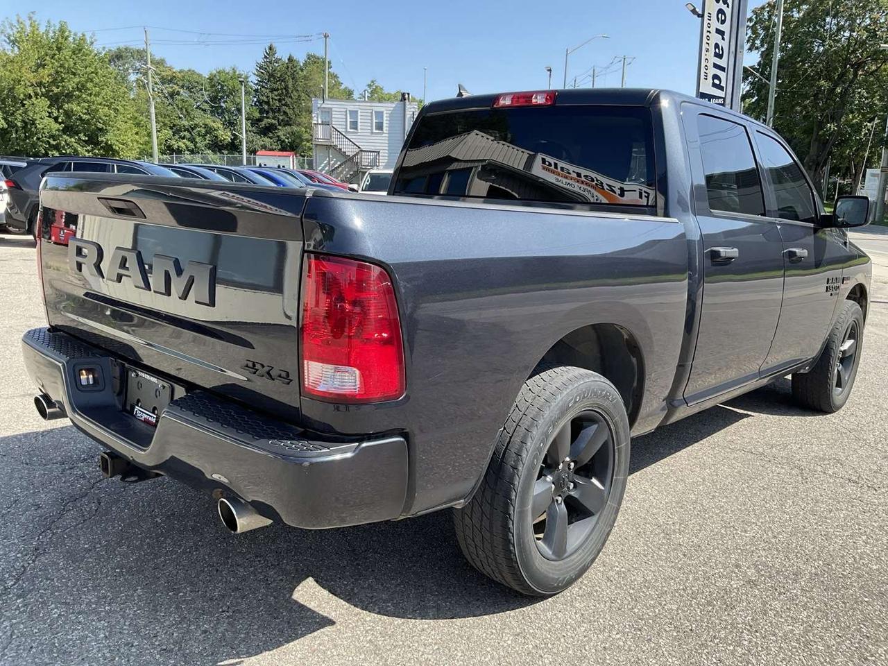 2020 RAM 1500 Express Crew Cab SWB 4WD - HEMI! BACK-UP CAM! REMOTE START! HTD SEATS! Photo