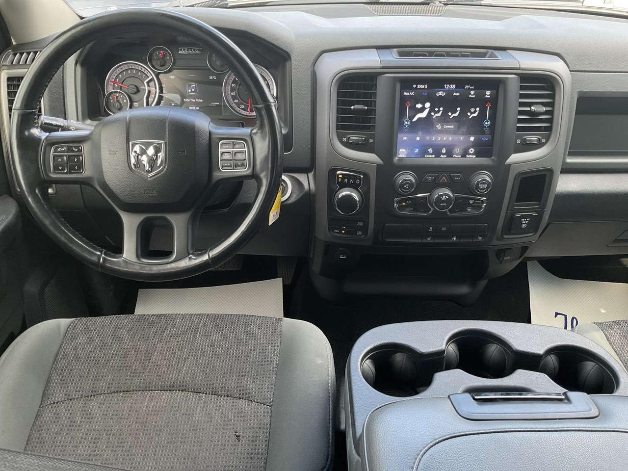 2020 RAM 1500 Express Crew Cab SWB 4WD - HEMI! BACK-UP CAM! REMOTE START! HTD SEATS! Photo