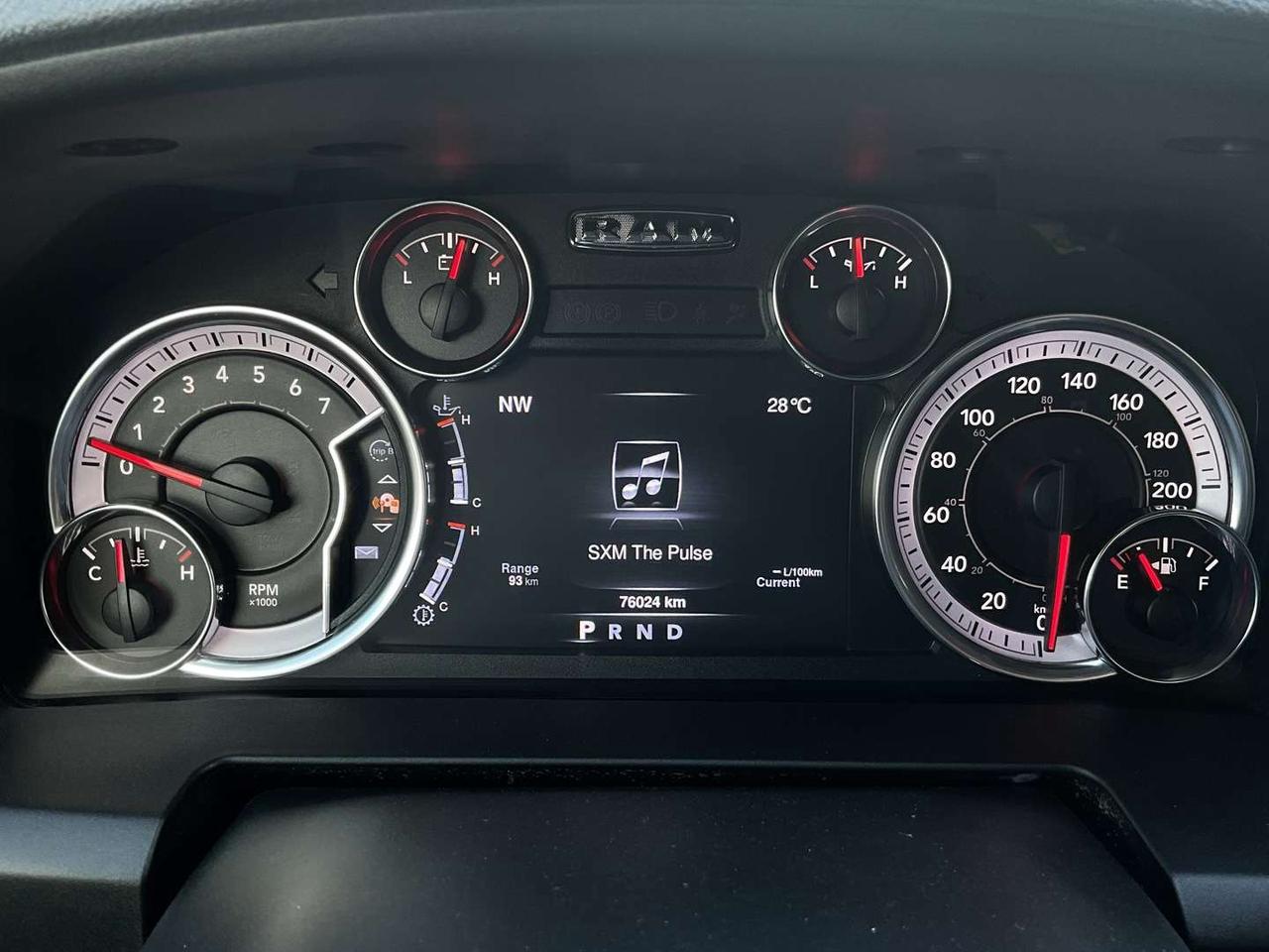 2020 RAM 1500 Express Crew Cab SWB 4WD - HEMI! BACK-UP CAM! REMOTE START! HTD SEATS! Photo