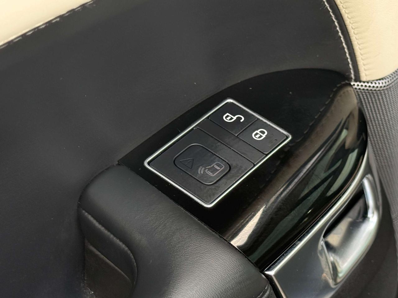 2019 Land Rover Range Rover Sport HSE Dynamic l V6 Supercharged l 340HP l AWD l Photo