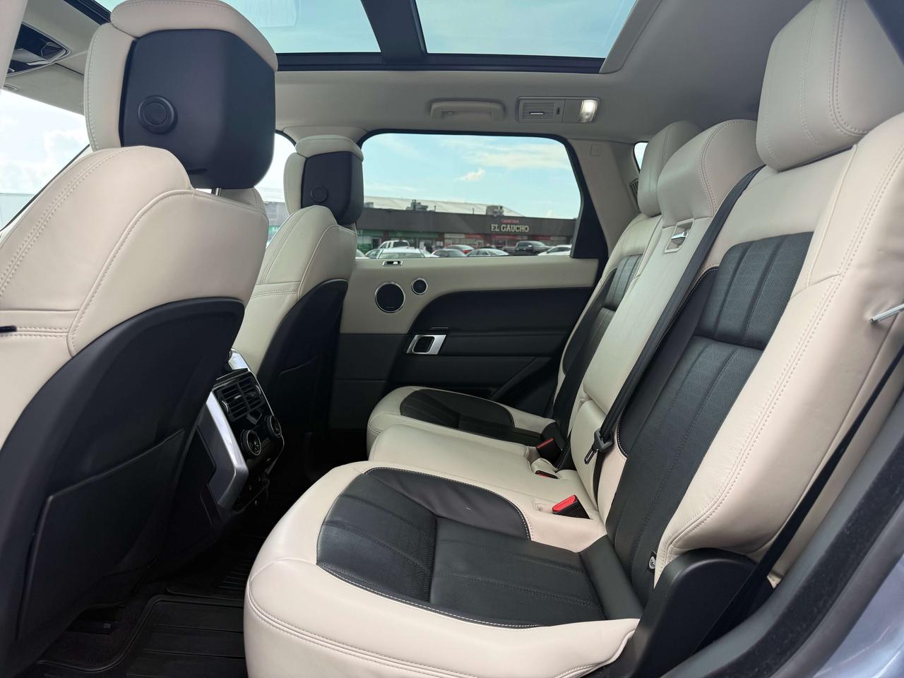 2019 Land Rover Range Rover Sport HSE Dynamic l V6 Supercharged l 340HP l AWD l Photo
