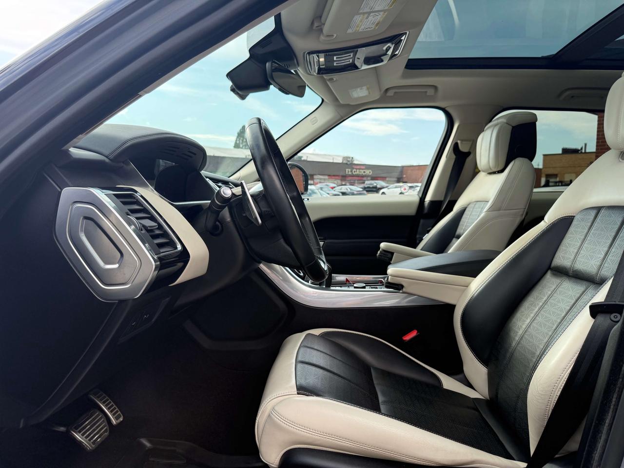 2019 Land Rover Range Rover Sport HSE Dynamic l V6 Supercharged l 340HP l AWD l Photo