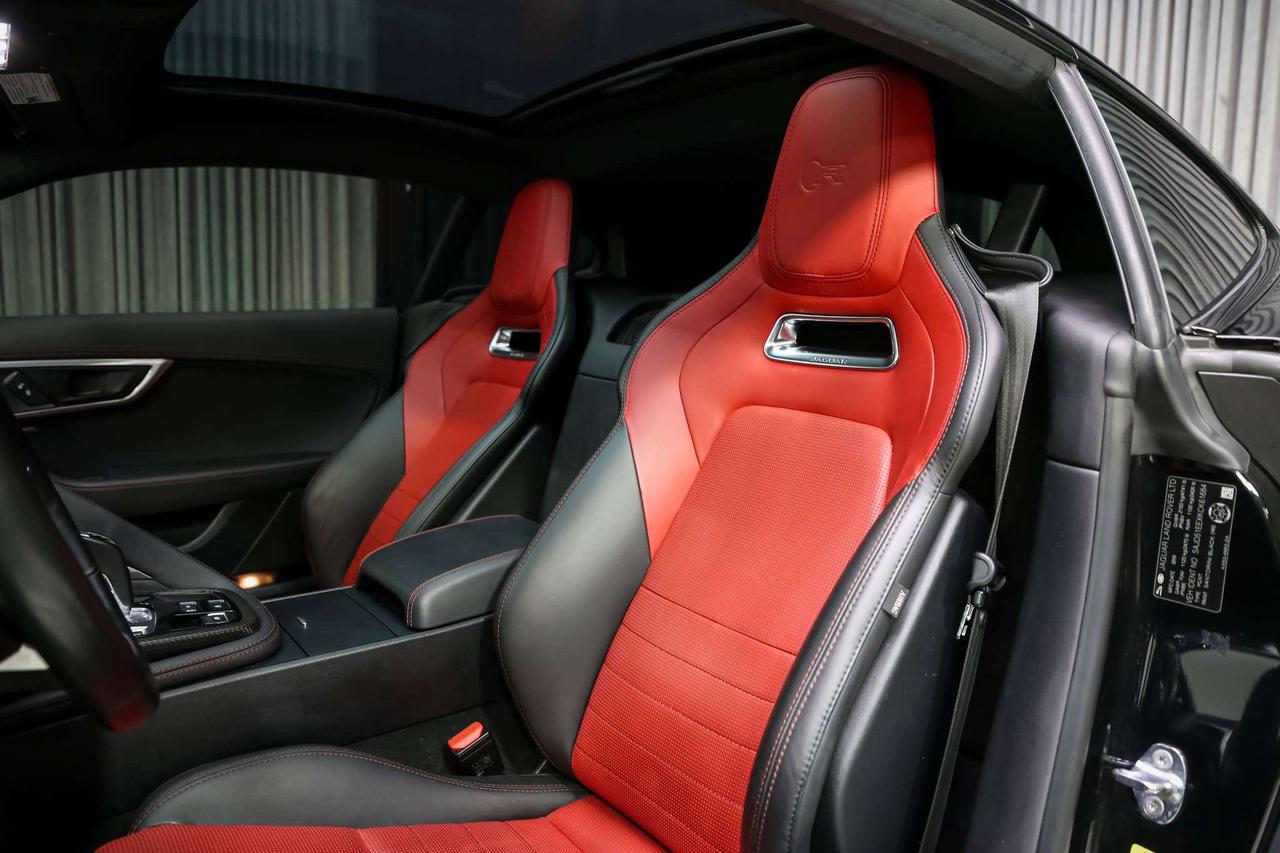 2019 Jaguar F-Type R AWD 550HP NOACCIDENT SERVICERECS REDINT SELFPARK Photo