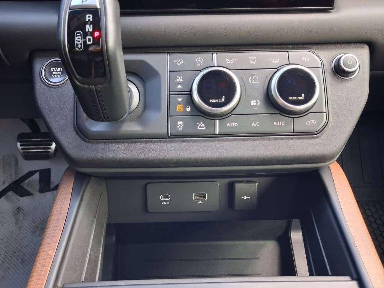 2023 Land Rover Defender 130 X AWD Photo