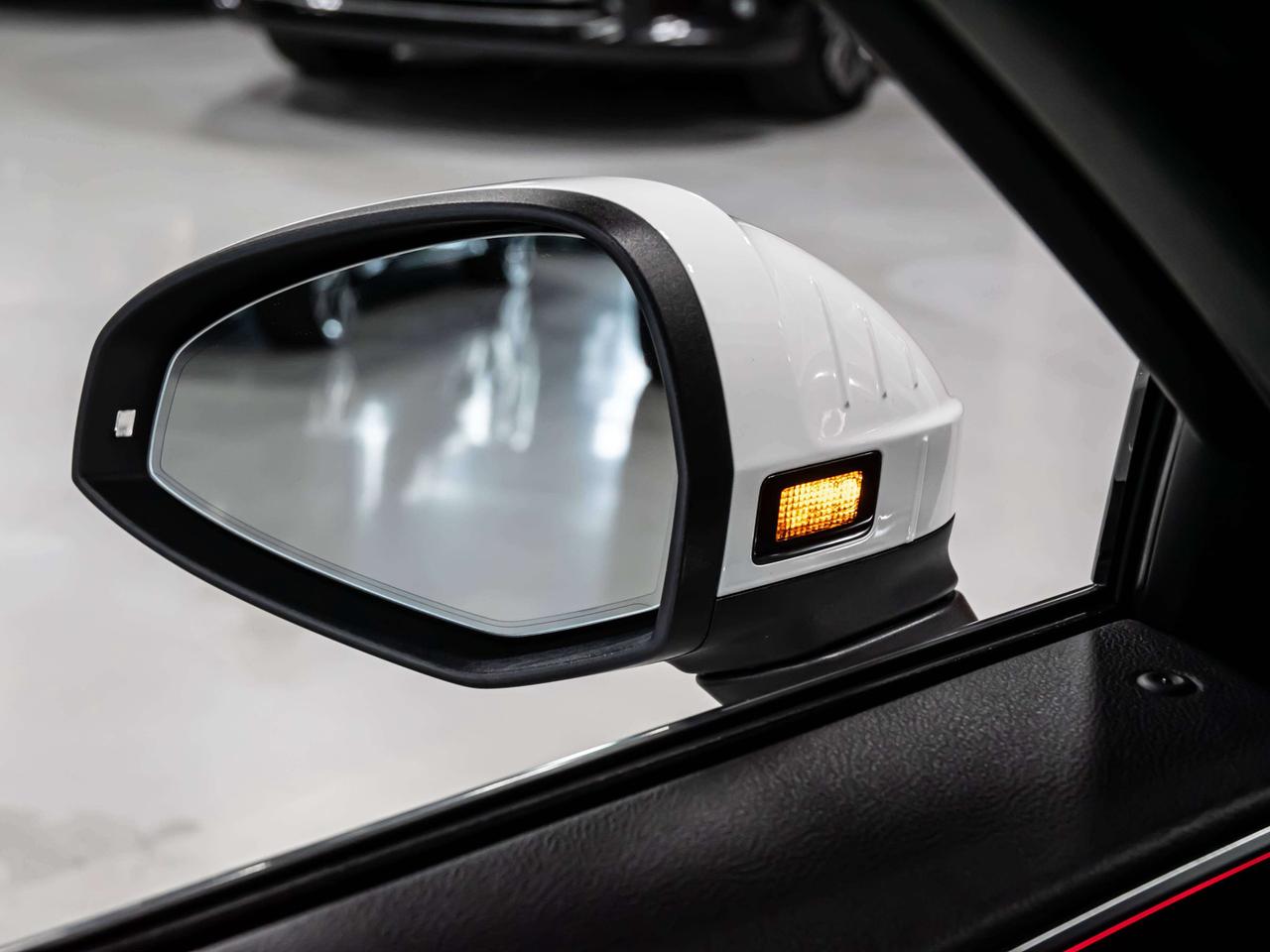 2019 Audi A4 TECHNIK BLIND SPOTS NAVI REAR VIEW CAMERA Photo