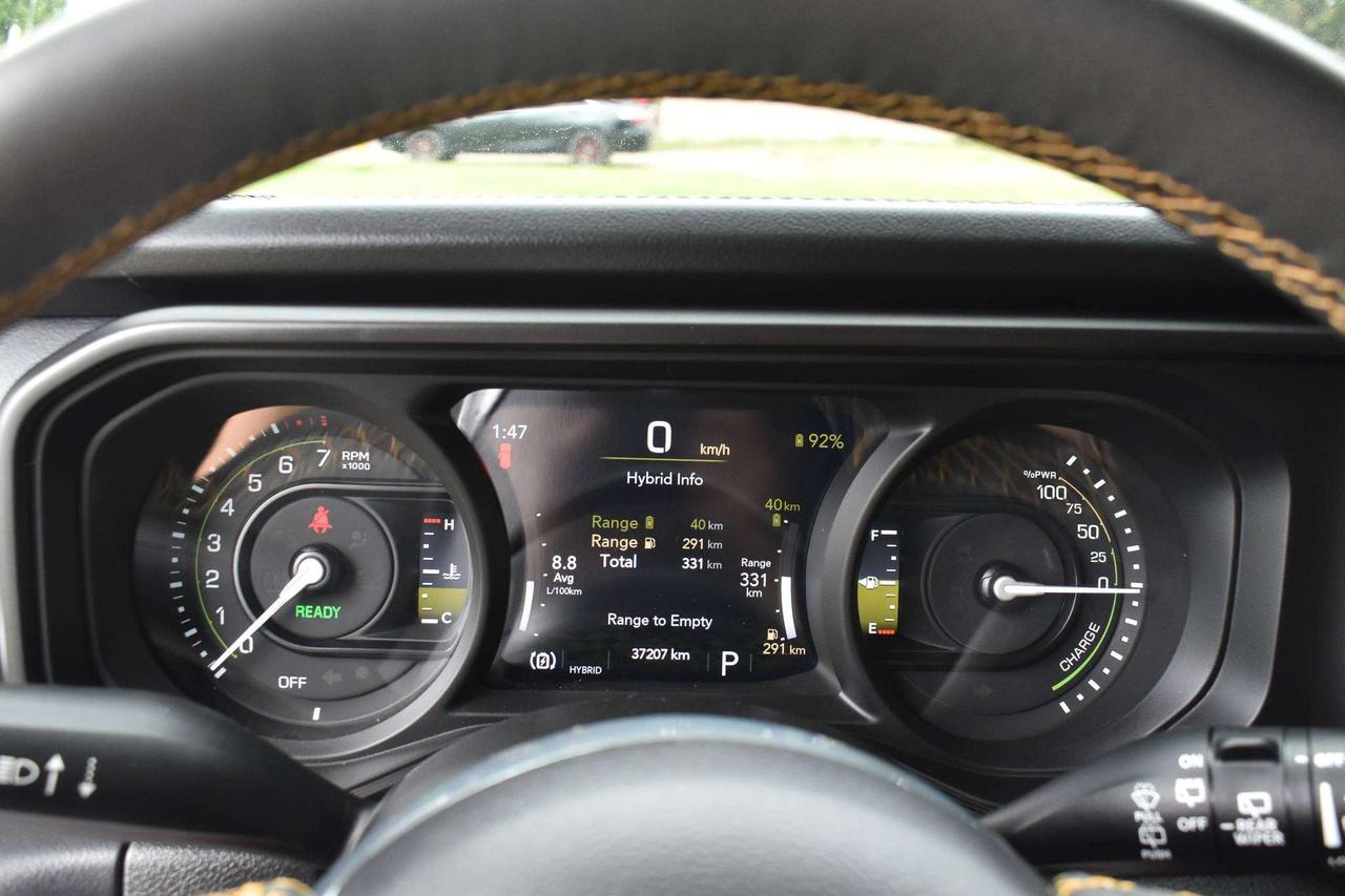 2024 Jeep Wrangler Sahara Photo
