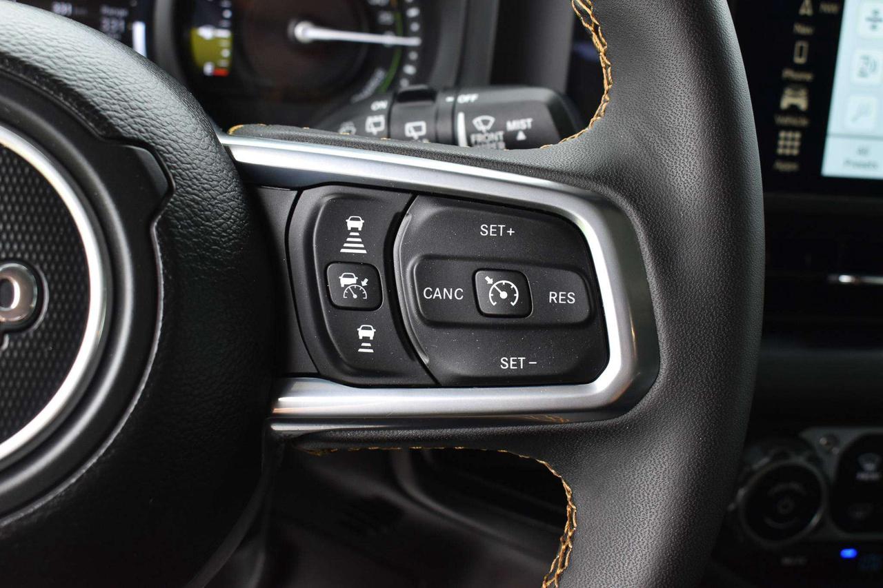 2024 Jeep Wrangler Sahara Photo