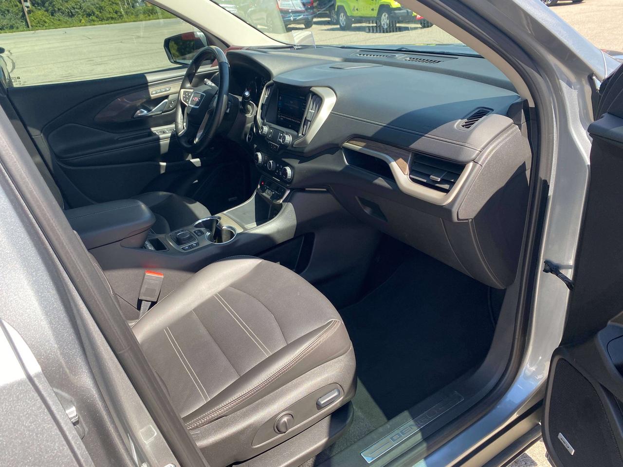 2024 GMC Terrain DENALI, CLEAN CARFAX, REMOTE START, LEATHER! Photo