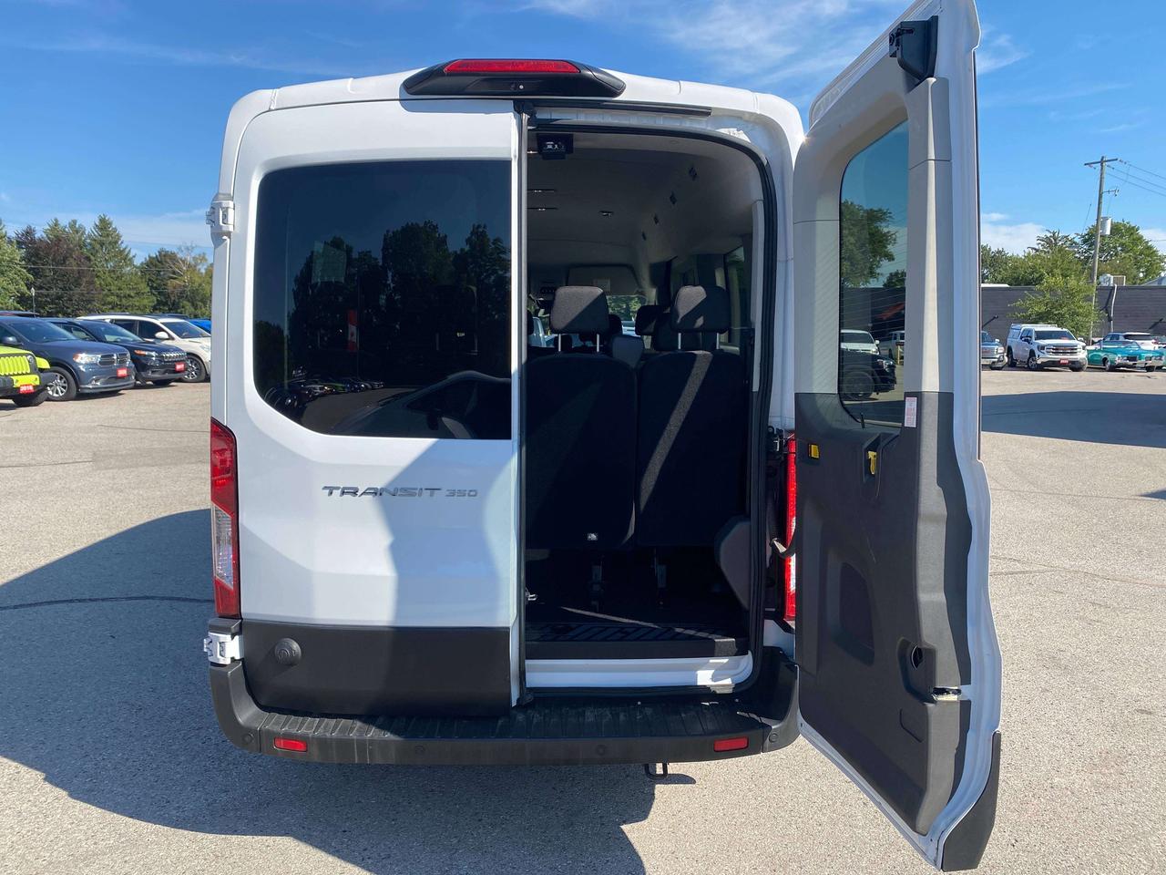 2024 Ford Transit Passenger Wagon XL, CLEAN CARFAX, BACK UP CAMERA! Photo
