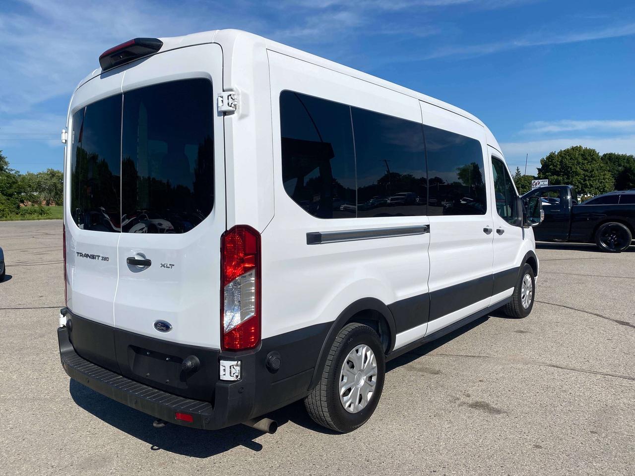 2024 Ford Transit Passenger Wagon XL, CLEAN CARFAX, BACK UP CAMERA! Photo
