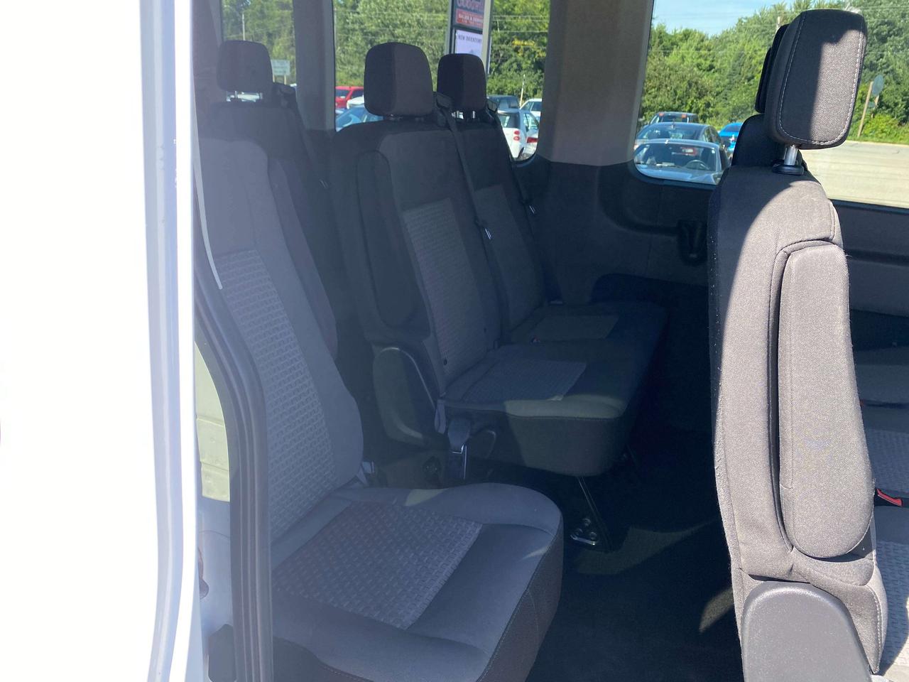 2024 Ford Transit Passenger Wagon XL, CLEAN CARFAX, BACK UP CAMERA! Photo