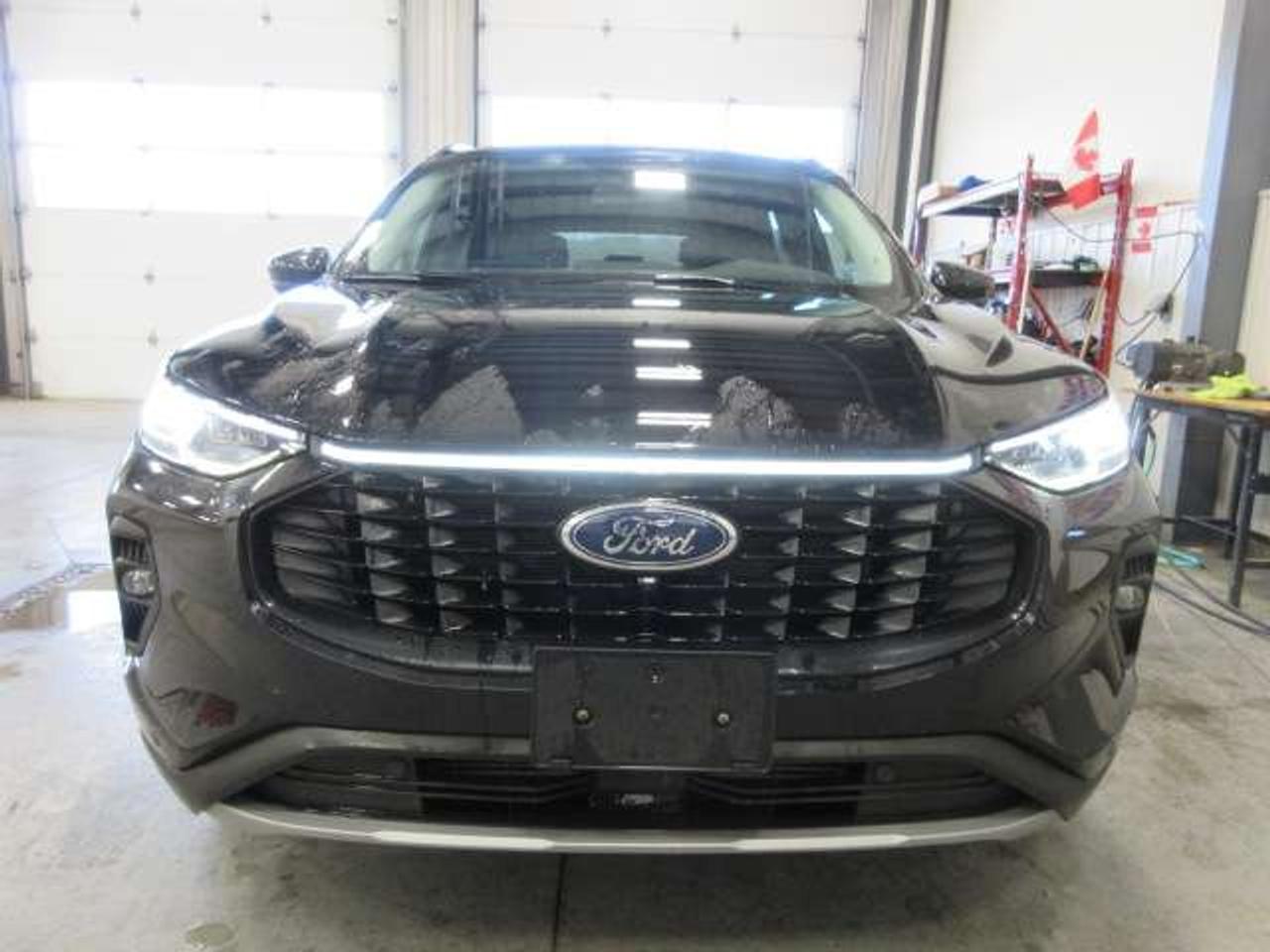 2024 Ford Escape PLATINUM AWD, NAV, ROOF, LEATHER, 69K! Photo
