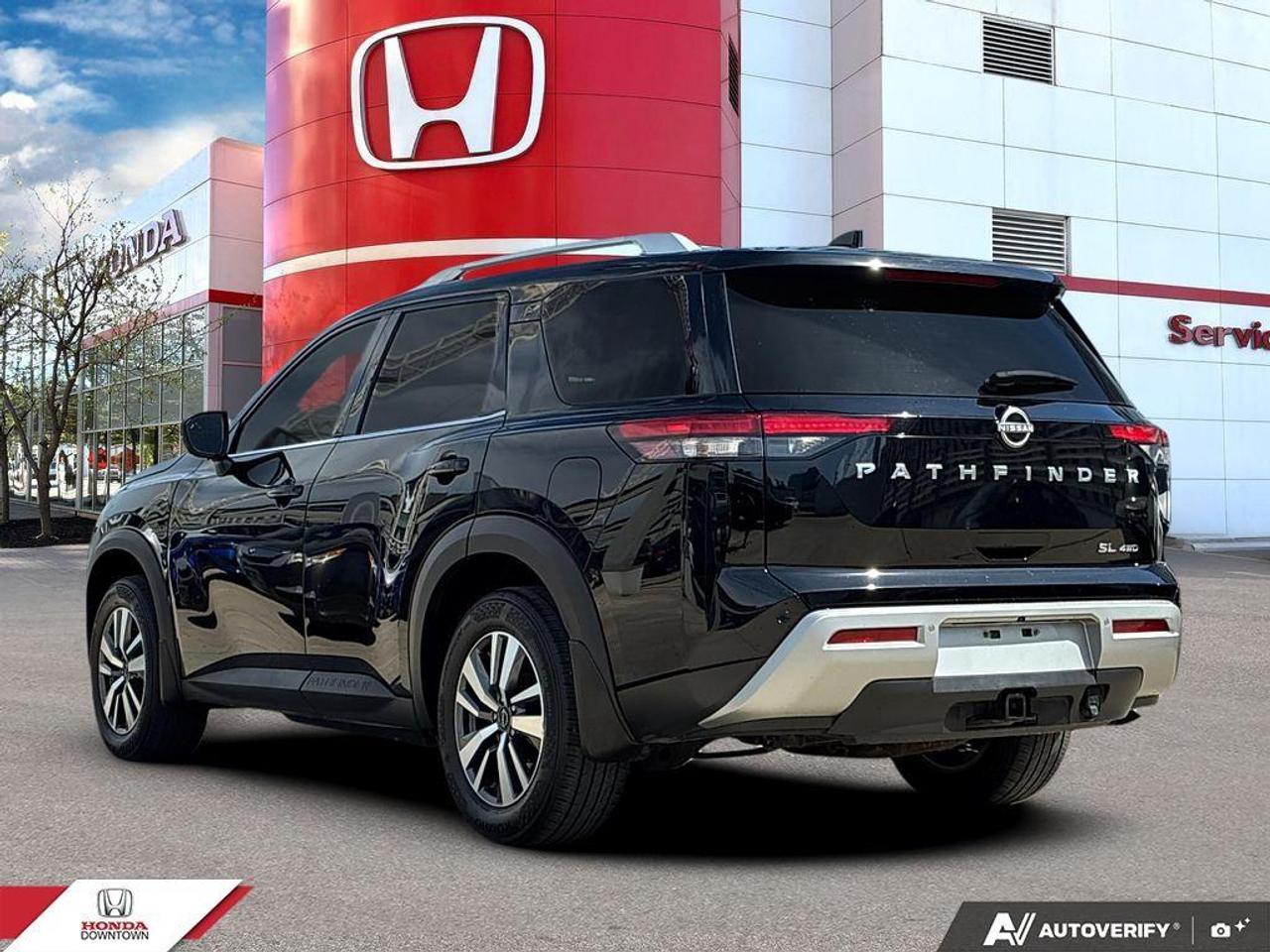 2024 Nissan Pathfinder SL 4dr 4x4 Photo3