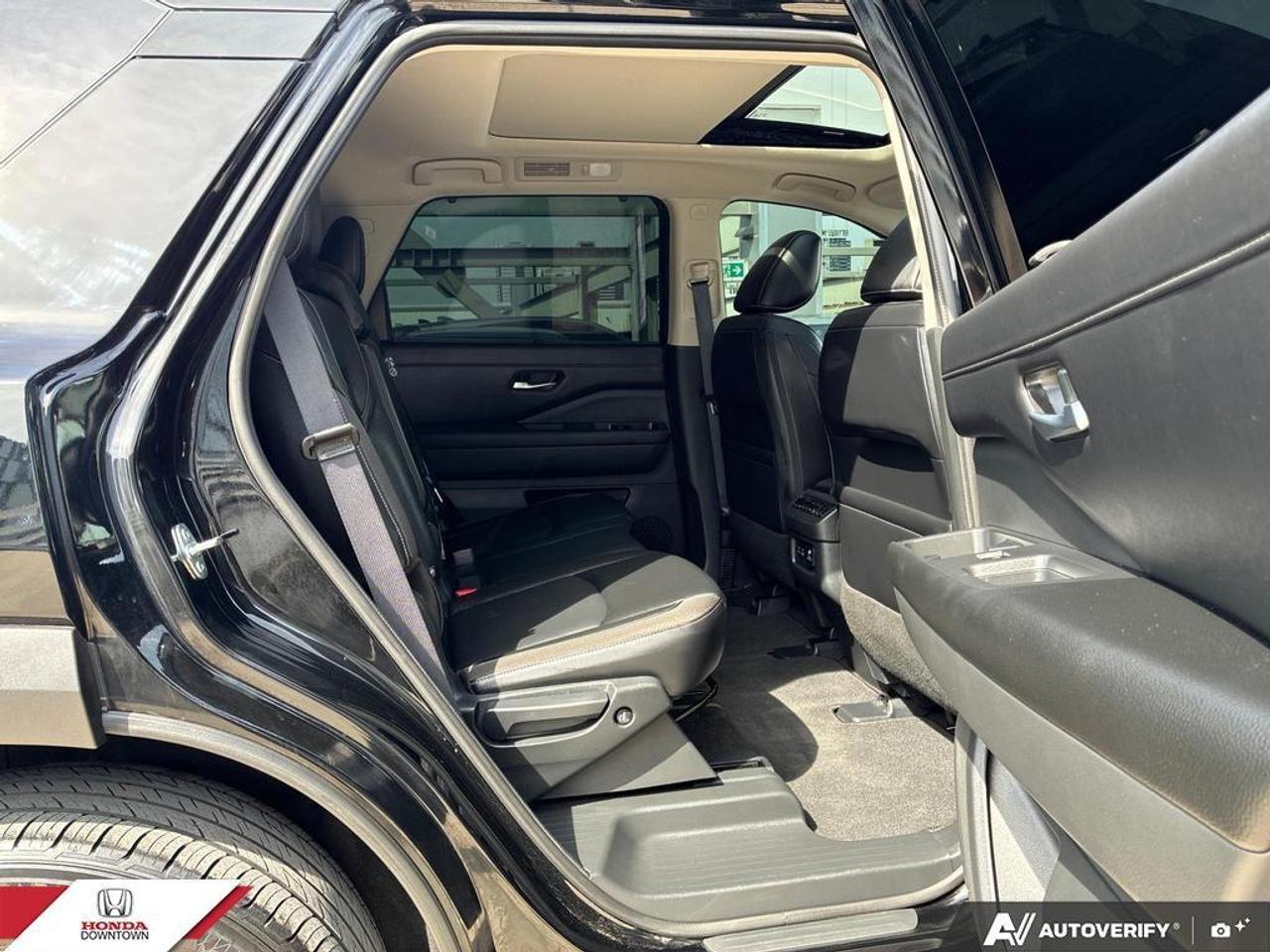 2024 Nissan Pathfinder SL 4dr 4x4 Photo