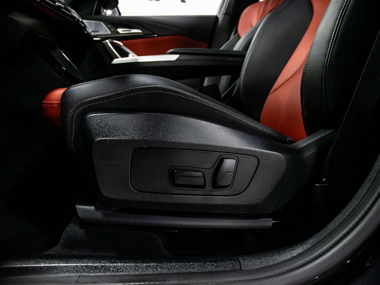2025 BMW X1 xDrive M SPORT PREMIUM ENHANCED HEADS UP Photo