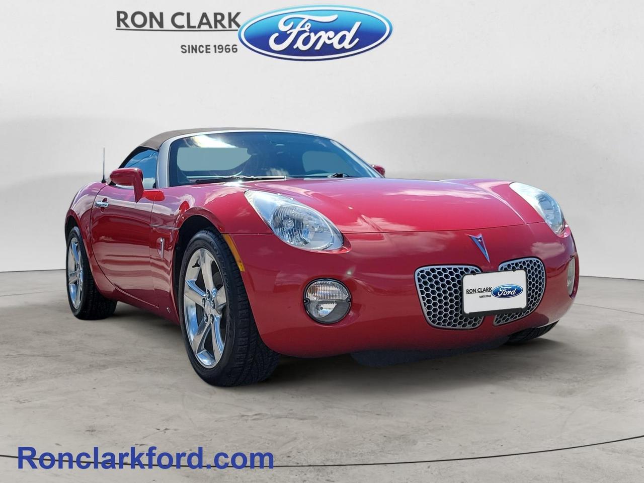 Used 2007 Pontiac Solstice Base 2dr Convertible for sale in Wyoming, ON