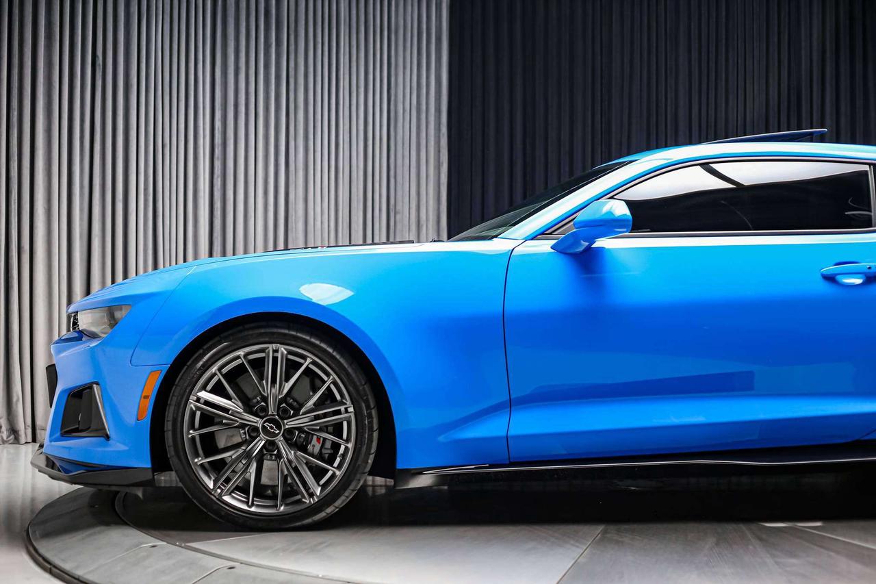 2022 Chevrolet Camaro ZL1 COUPE MANUAL 650HP NOACCIDNT SUNROOF LOWKM Photo