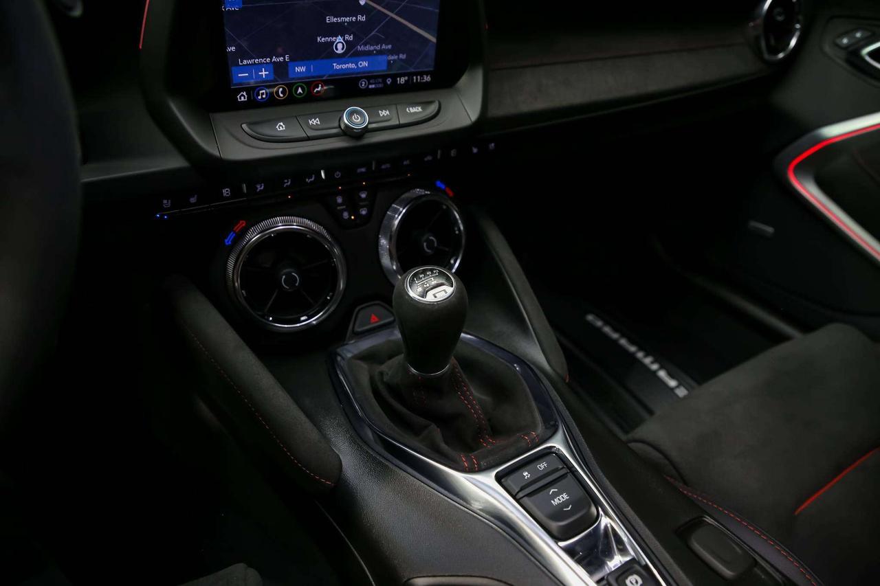 2022 Chevrolet Camaro ZL1 COUPE MANUAL 650HP NOACCIDNT SUNROOF LOWKM Photo