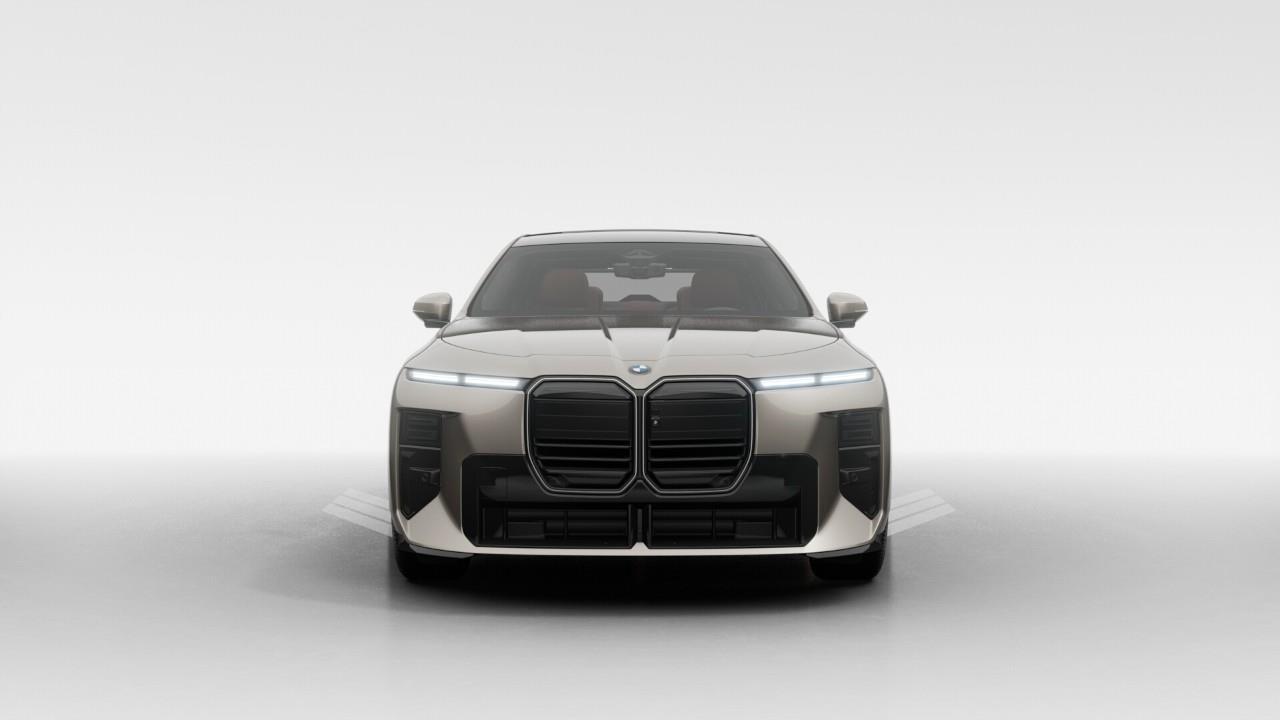 2027 BMW 740 xDrive MSE 4dr All-Wheel Drive Sedan Photo